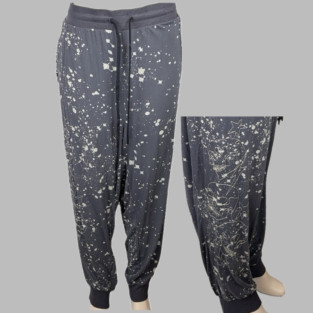 Lovesick 6X Edgy Gray Bleach Splashed Joggers Stitched Skull Star Graphic on Leg